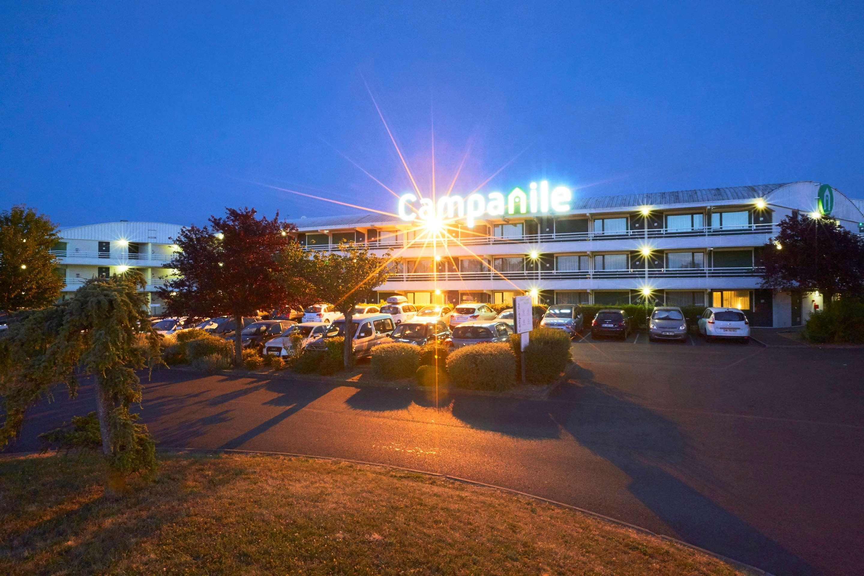 Hotel Campanile Poitiers - Site Du Futuroscope Chasseneuil-du-Poitou Exterior foto